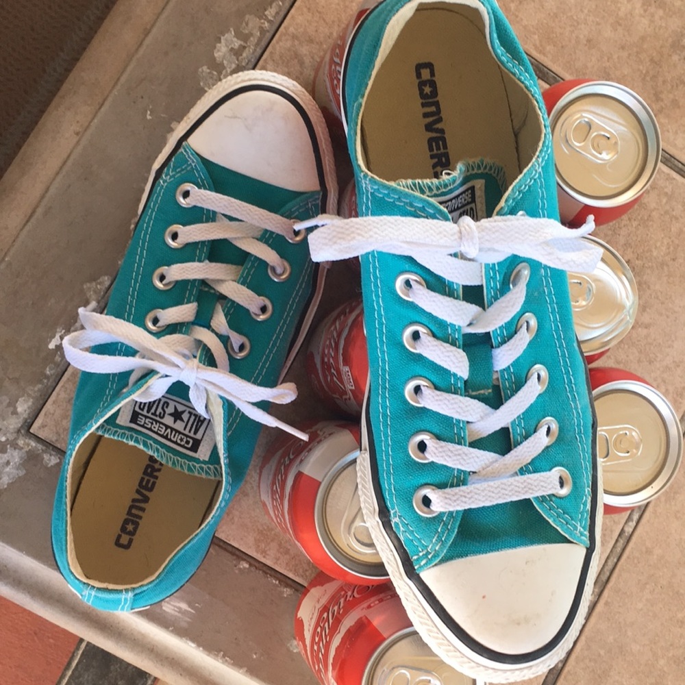 Converse tennis shoes